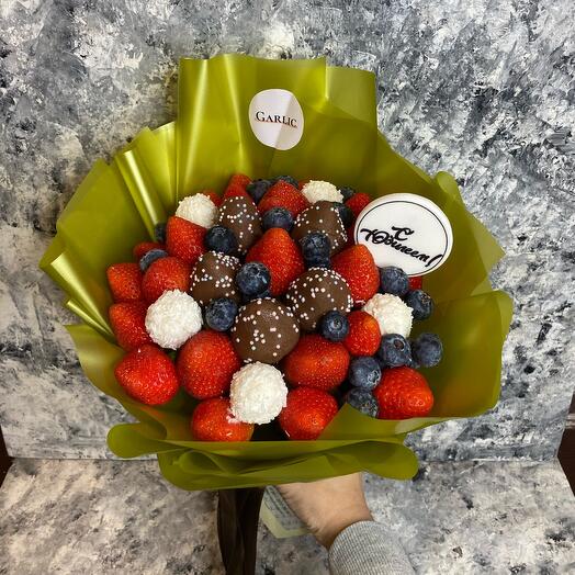 36. Ramo de fresas