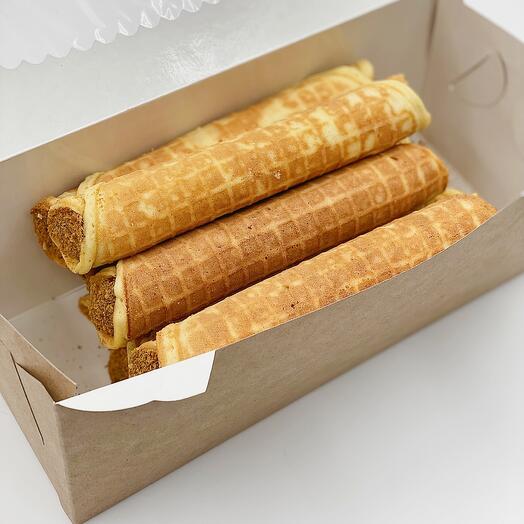 Conjunto de tubos de gofres con leche condensada