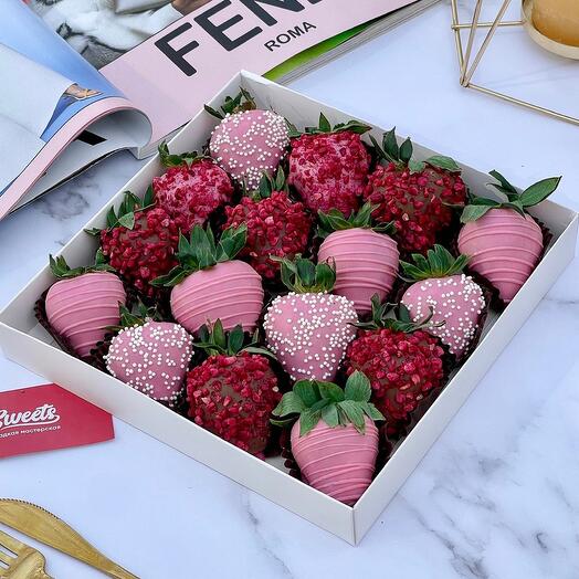 Клубника в шоколаде 16-20 шт - Pink - Пинк