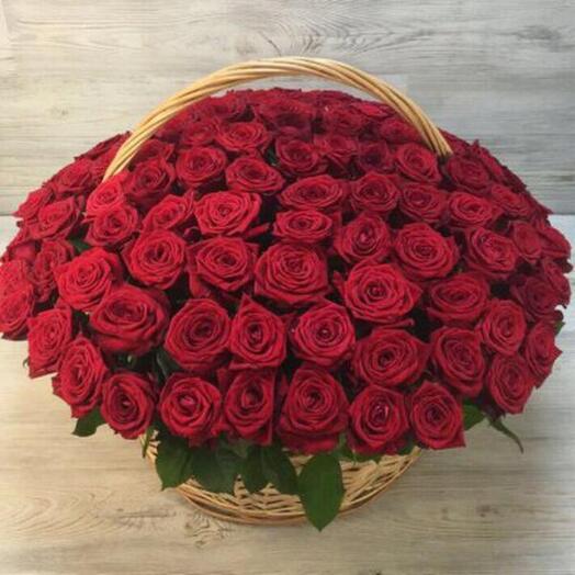 Basket with 101 roses