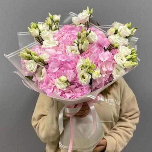 Ramo de hortensias y Eustoma