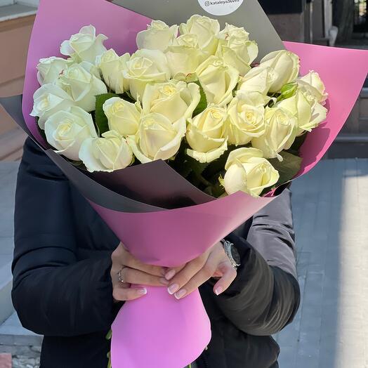 25 rosas blancas