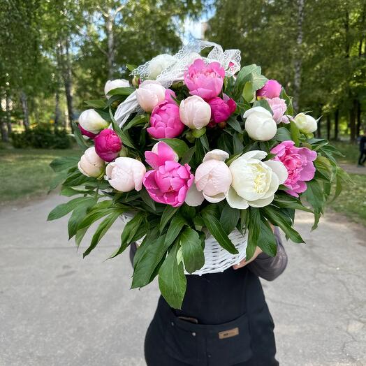 ✅Корзина с пионами