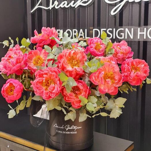 Пионы в коробке