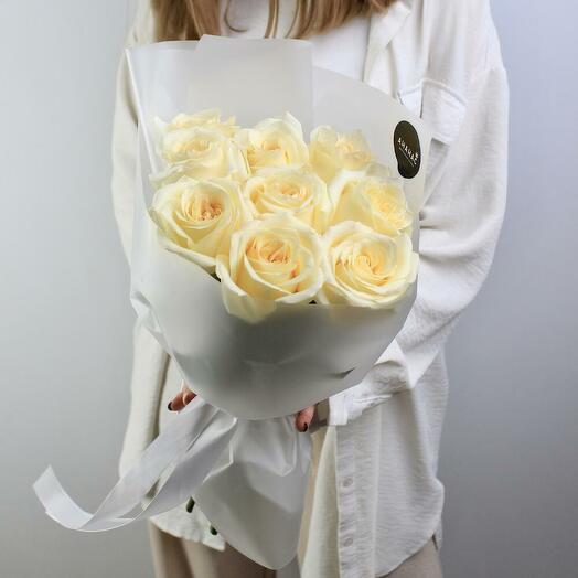 Монобукет из белых роз