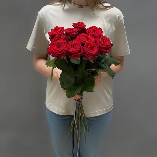 Траурный букет из красных роз