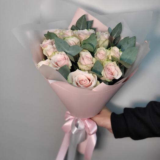 Джейн (розовые розы с эвкалиптом 15шт)