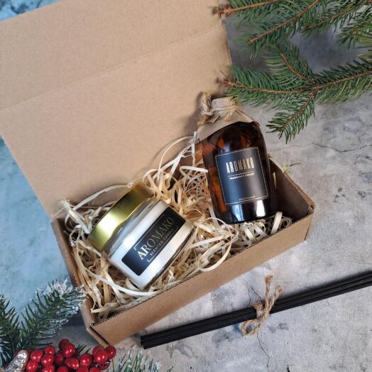 Подарочный набор "Диффузор SandalWood Vetiver 50 мл и свеча Виски и Табак 50 гр." АРОМАКО