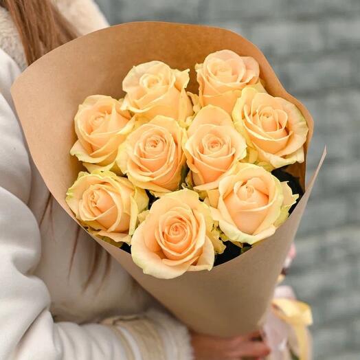 Bouquet of 9 cream roses