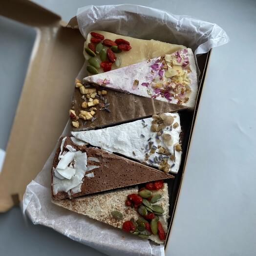 Assorted set of 6 pieces of cake