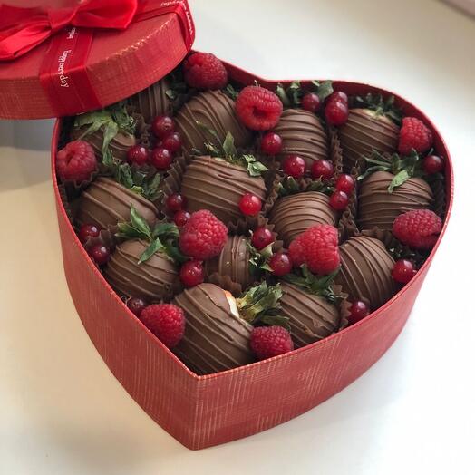 Клубника в шоколаде коробочка