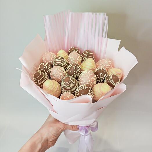 Bouquet of strawberries 21 berries