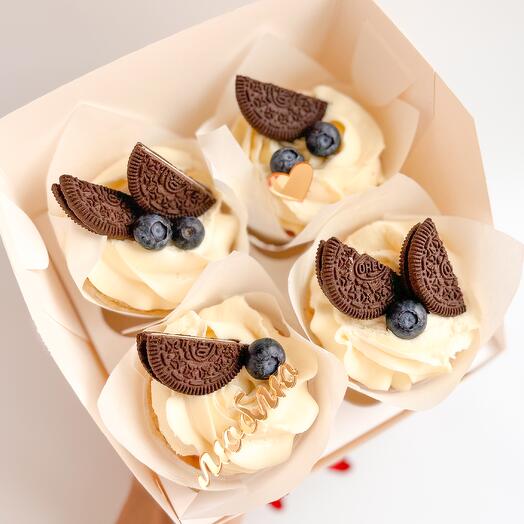 Cupcakes Snickers con Topper dorado Amor 4 piezas