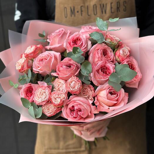 Ramo de rosas peonías