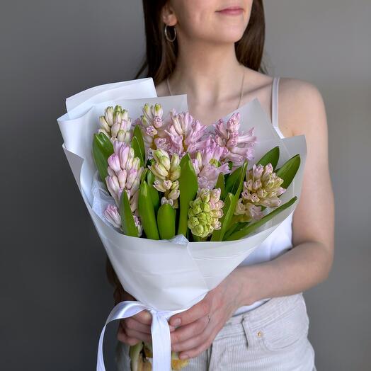 Весенний букет розовый гиацинт