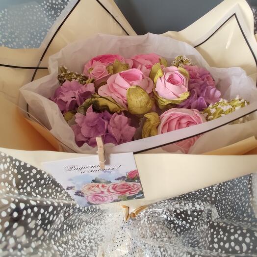 Розы из зефира в букете