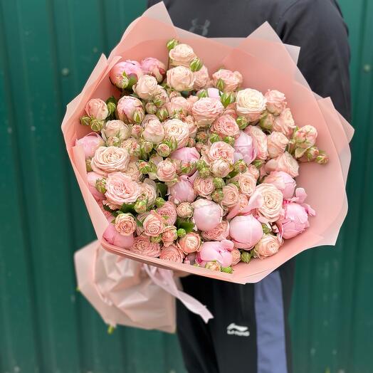 Кустовая пионоивдная Роза с пионами