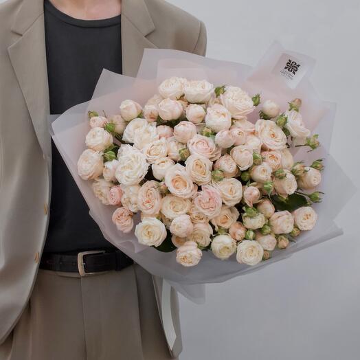 Букет нежных кустовых пионовидных роз, 25 шт