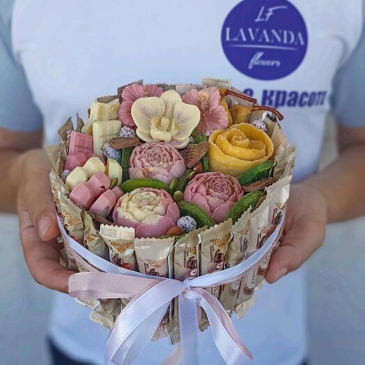 Композиция из шоколада и сухофруктов " Элис"