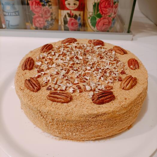 PASTEL DE MIEL MEDOVIK 1 KG CON NUEZ
