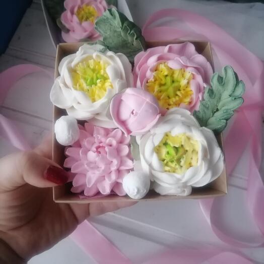 Зефирные цветы в коробке 14*14