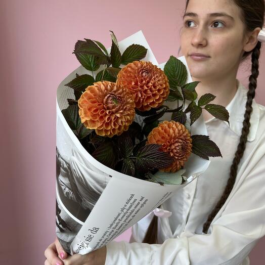 Букет из георгинов с малиной 🌻