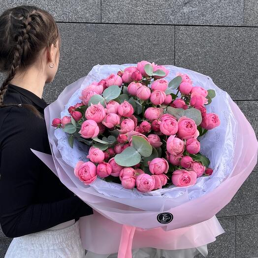 Моно из пионовидных роз