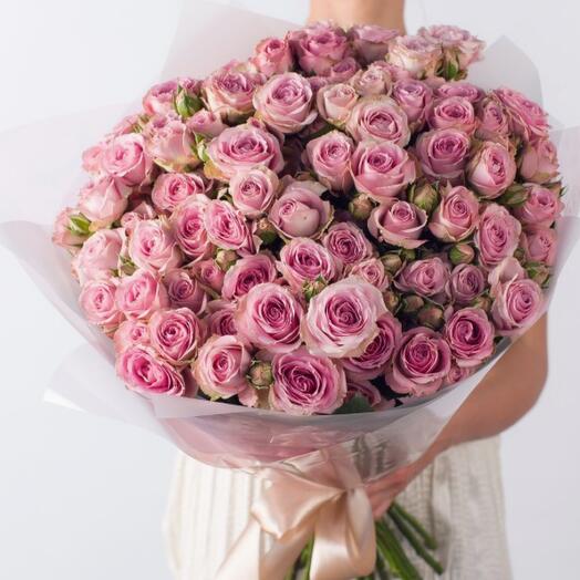 Букет из кустовых роз