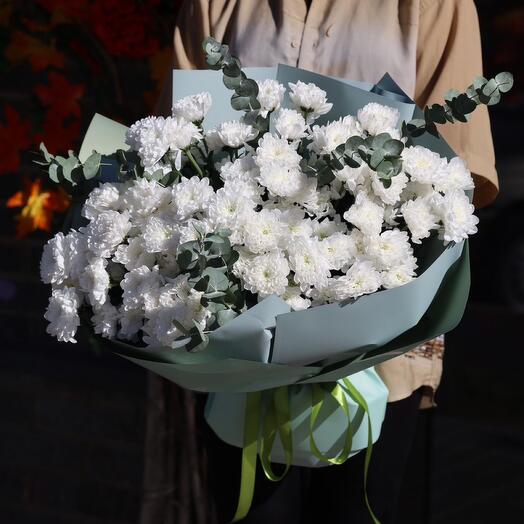 Воздушное облако из хризантем