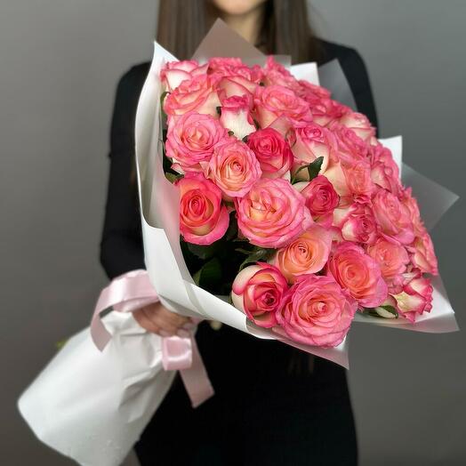 Розовая Роза Джумелия