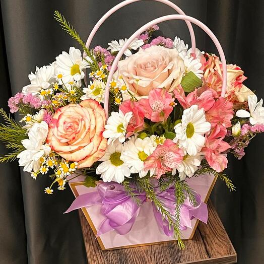 Корзина с цветами