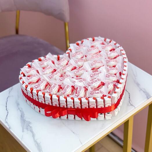 Сердце из киндера и Раффаелло для любимой, для девушки, для женщины, для жены, на годовщину, на день знакомства