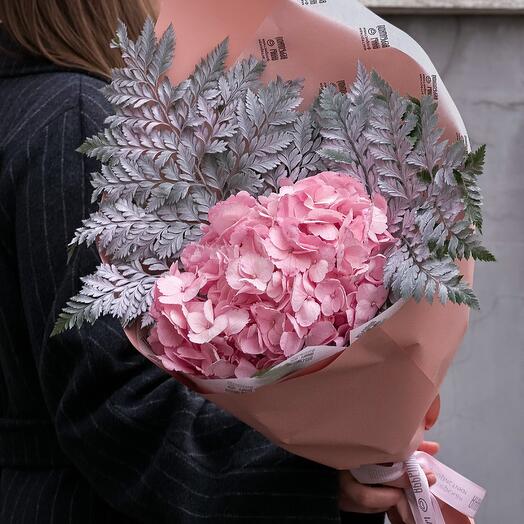 Delicate constellation (bouquet with hydrangea and fern)
