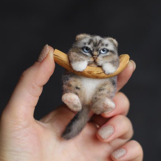Брошь котенок из шерсти