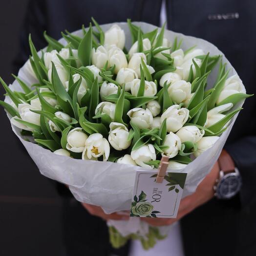 Ramo de tulipanes blancos