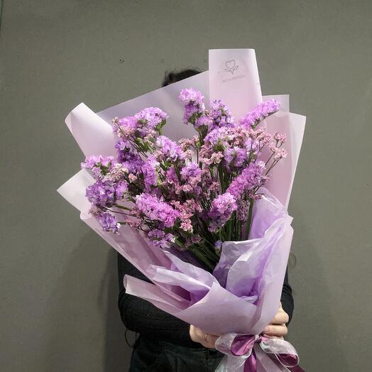 Bouquet of statice and limonium
