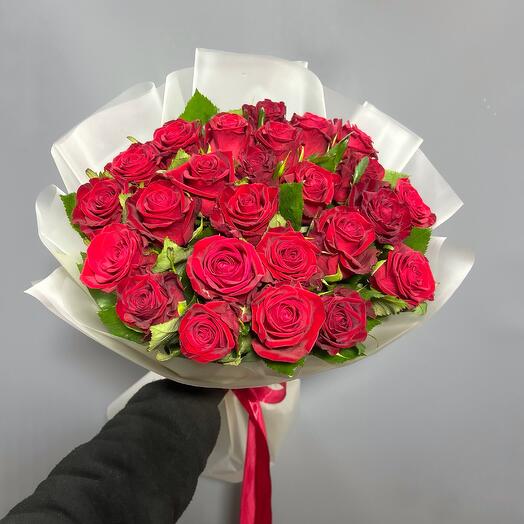 Букет из красных роз Кон Аморе 25