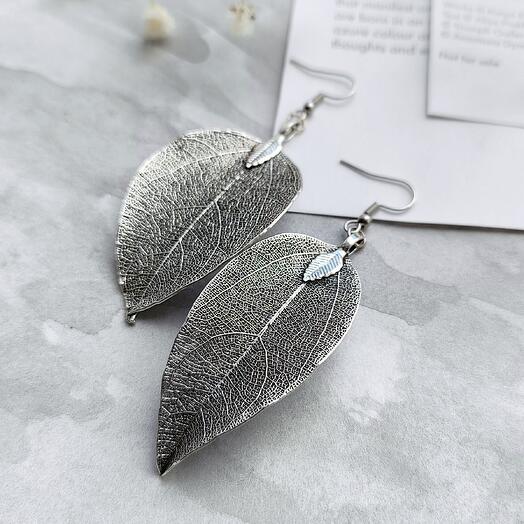 Серьги Листики гальваника серые