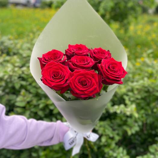 Букет из 7 красных роз
