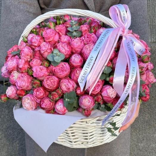 Корзина с кустовыми розами 🌷