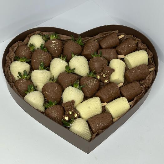 Клубника и бананы в шоколаде Инь и Ян