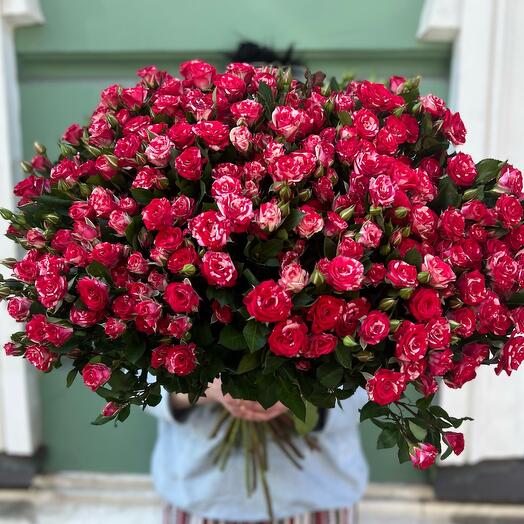 35 кустовых розы