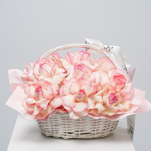 Корзина с цветами