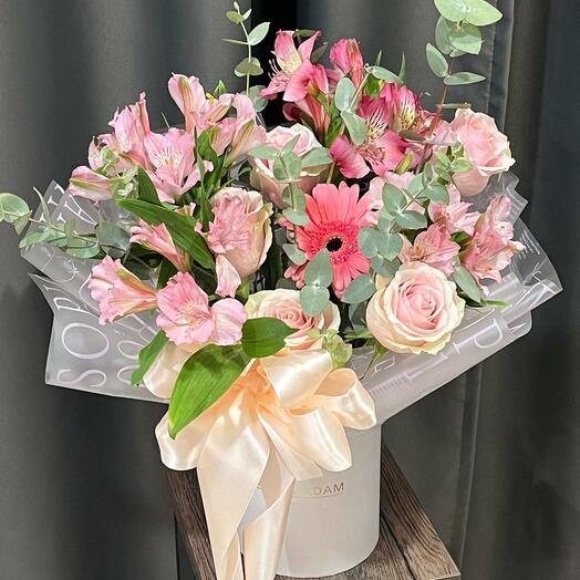 Цветы  в коробке  нежность