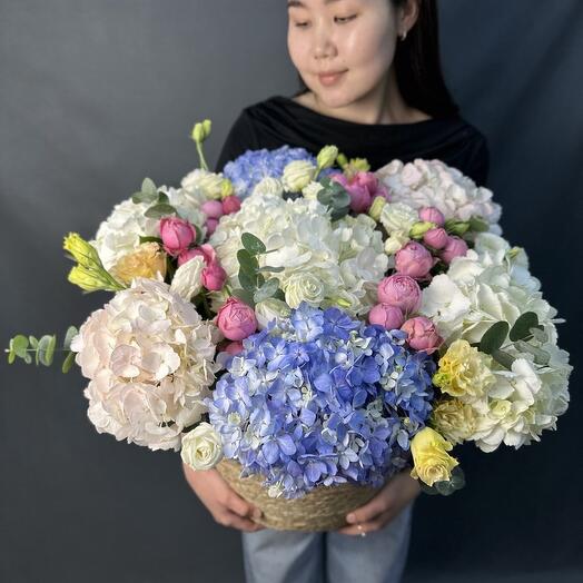 Корзина с цветами