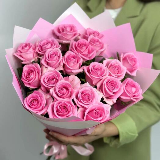 Букет цветов из розовых роз 21 шт