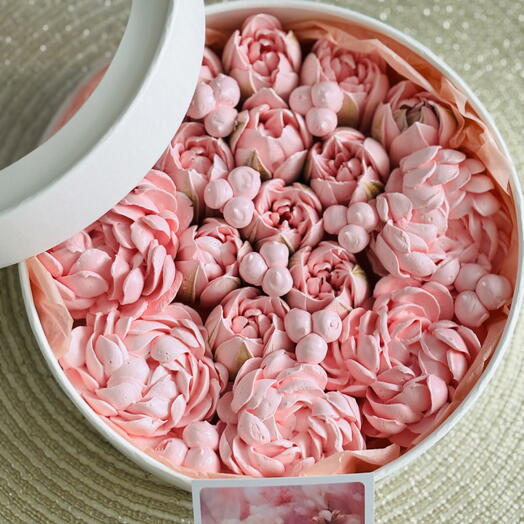 Коробка зефирных пионов