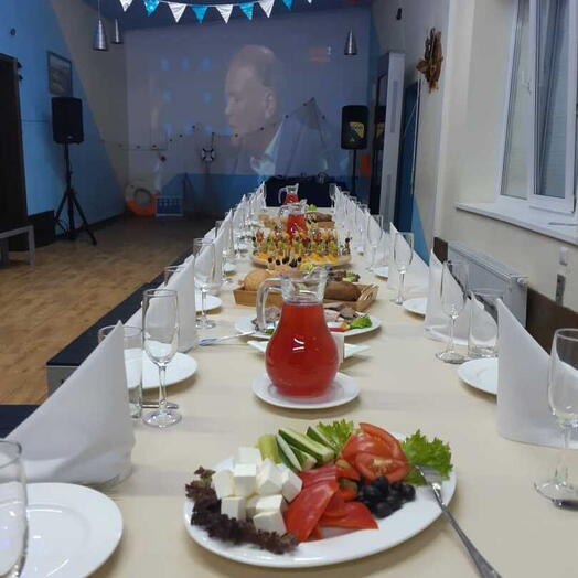 Подарочный сертификат «Аренда Бара на причале или открытой веранды» (1 час, до 40 человек)