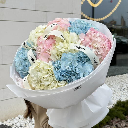 Шикарные гортензии в букете