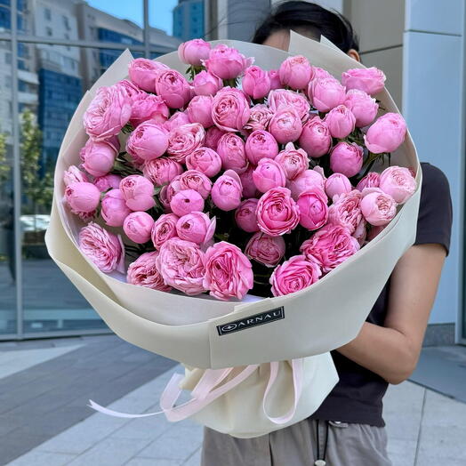Букет из пионовидных кустовых роз Mansfield park pink